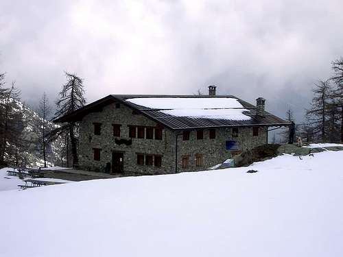 Alpine REFUGES in the Aosta Valley  (Champorcher Valley) 