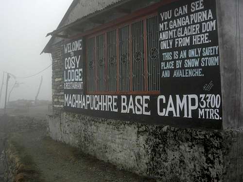 Machhapuchre Base Camp 3700m 