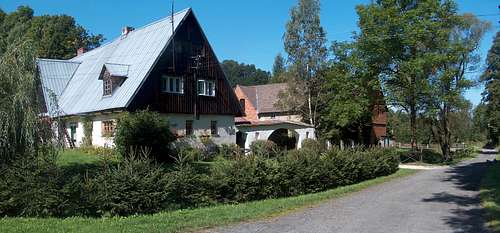 Konradów, village near Czarna Góra