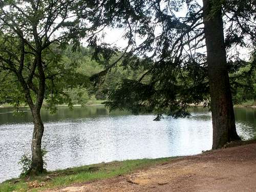 Blanchemer Lake : a quiet...