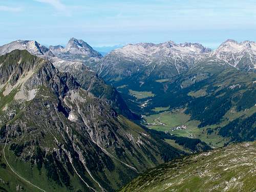 The Zugertal valley behind Lech seen from the Rüfispitze
