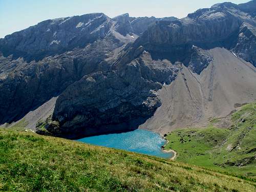The Iffigsee lake with its surrounding cliffs