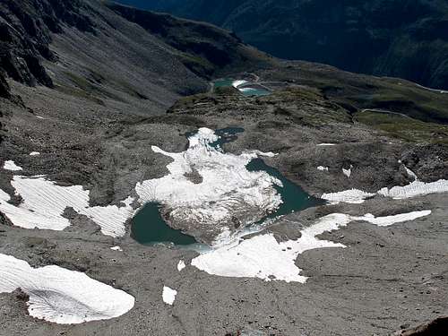 Glaciated lake beneath the Geisselkopf