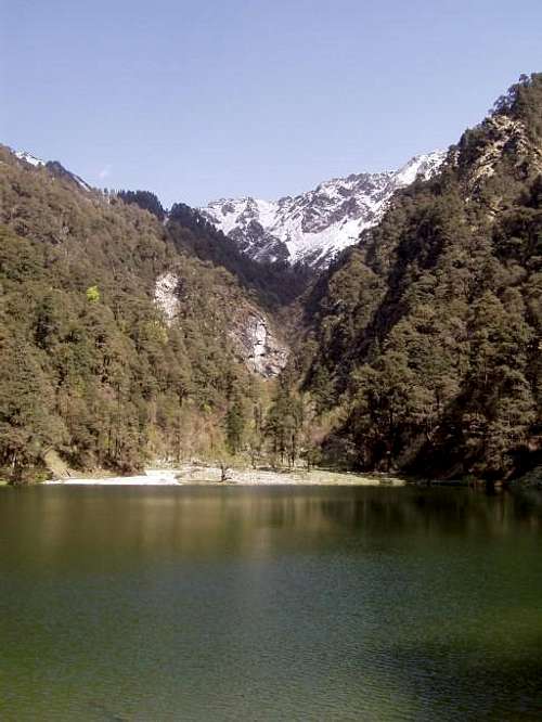 Dodital Lake with Darwa Pass