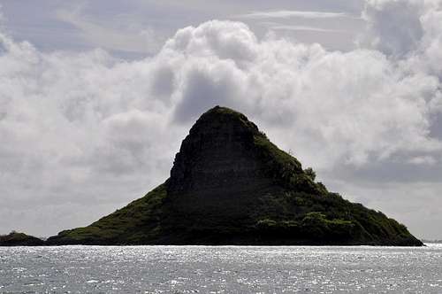 Mokolii Island (Chinaman's Hat)