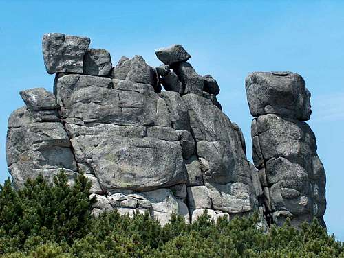 Rocky outcrops on the Karkonosze ridge: Słonecznik/Polední kámen