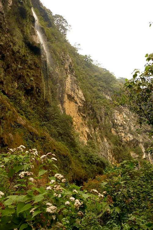 Hilos de Plata waterfall