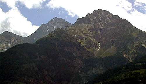 Becca di Nona <i>(3142 m)</i> from downtown Aosta