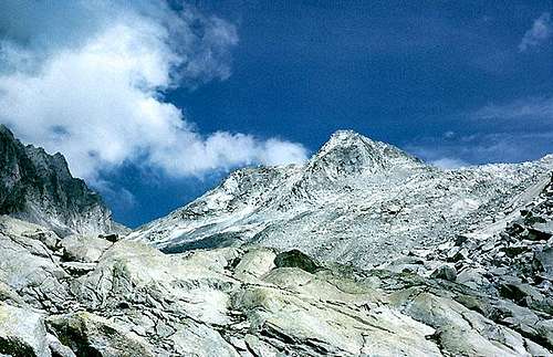 Piz Casnile from the SW.