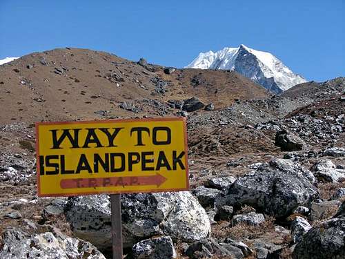 Way to Island peak