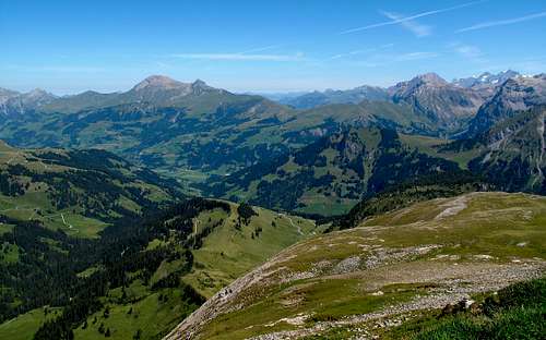 View to Albrist (2761 metres), Lohner (3049 metres), Eiger (3970 metres) and Blümlisalp (3664 metres) 