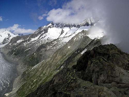 Ridge leading from Strahlhorn to Wannenghorn