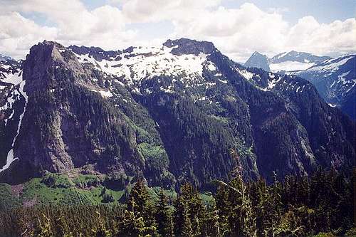 Mt. Dickerman from the north...