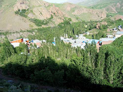 Nahiyeh Village