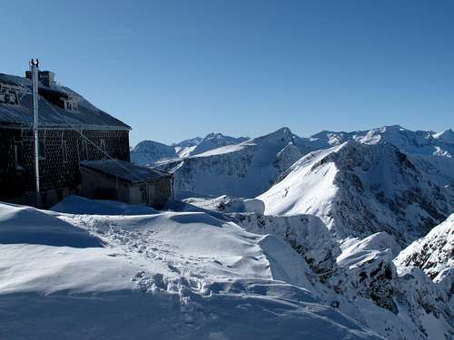 The Hanover hut and the Glockner group mountains behind it