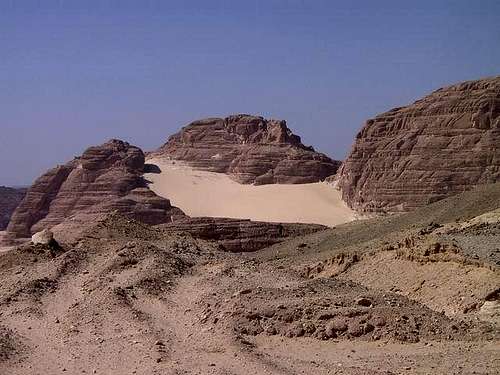 Sinai mountains between Dahab...