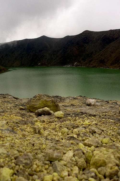 Laguna verde from fumerolas hill