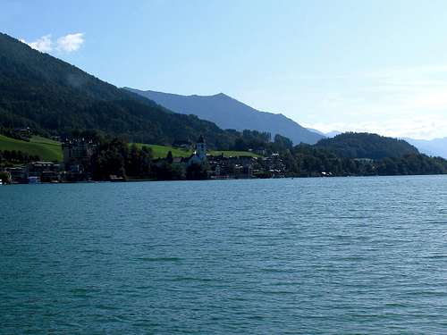 Approaching St. Wolfgang over the lake