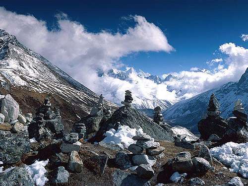 khumbu_valley,_himalaya_mountains,_nepal