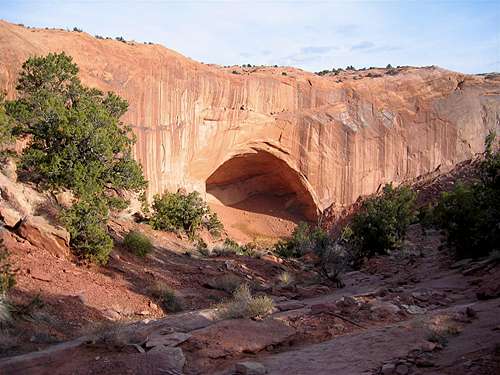 Alcove Spring Trail