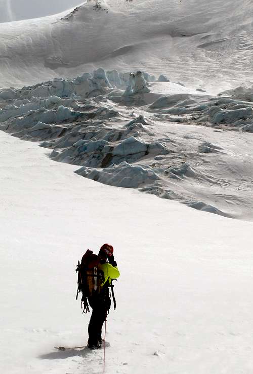 Approaching the 2nd Icefall on the Whitney Glacier