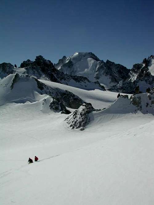 Ski touring on the Plateau de...