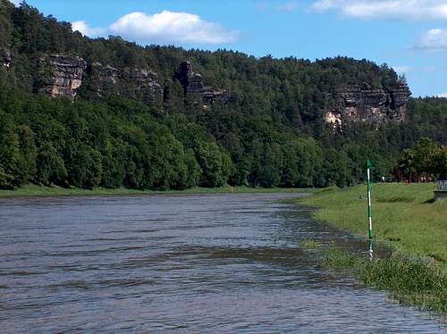 The Elbe's sandstone cliffs from the heights of Rathen