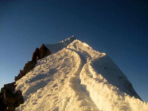 Ridge to summit on Huayna Potosi