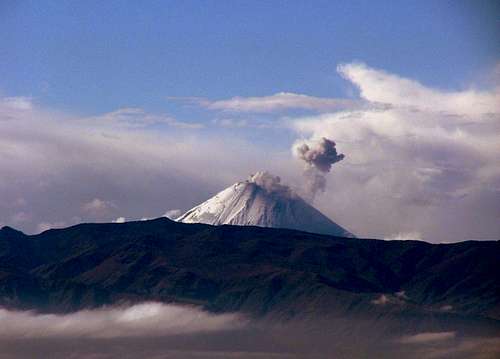 Volcan Sangay Erupting.