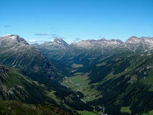 View to the Lechquellengebirge from the Rüfikopf (2362m)