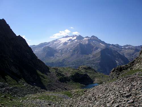 Maladeta massif and Ibon de Gorgutes