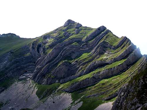 The incredible sedimental rock layers of Šareni Pasovi