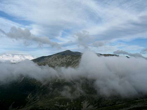 Cloudy Parângul Mare peak