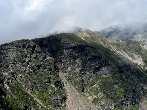 Gemănarea peak (2426m)