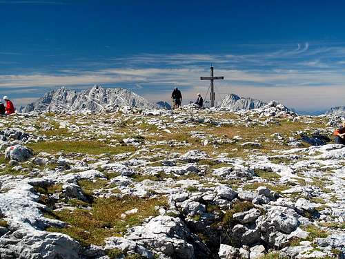 The summit plateau of the Hohes Brett (2338m), with Watzmann (2713m) and Hochkalter (2607m) showing up behind