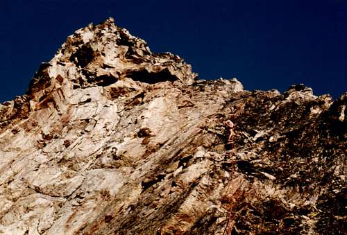 <b><font color=green>GARIN PEAK 1978</font> New and Integral Route <font color=red>SOUTH-SOUTHWEST BUTTRESS First Ascent</FONT> towards terminal part </font></B>