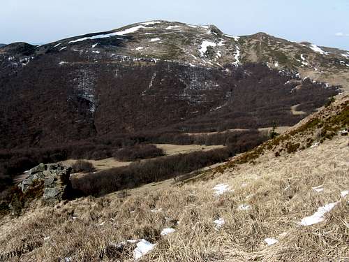 Tarnica summit in spring