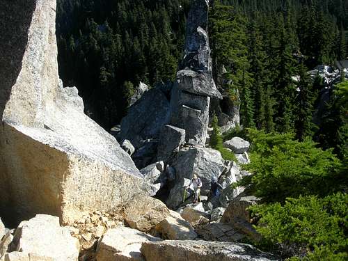 Scrambling the rocks of Skyline Ridge