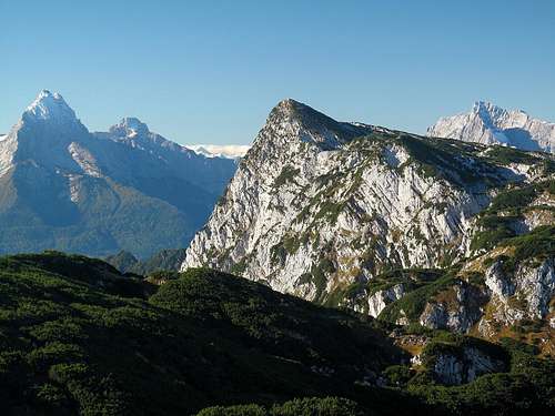Watzmann (2713m), Grosser Hundstod (2593m), Berchtesgadener Hochthron (1972m) and Hochkalter (2607m) seen from the Salzburger Hochthron 