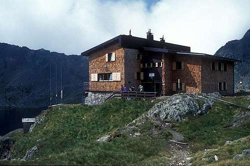 Wangenitzsee hut (August 1996)