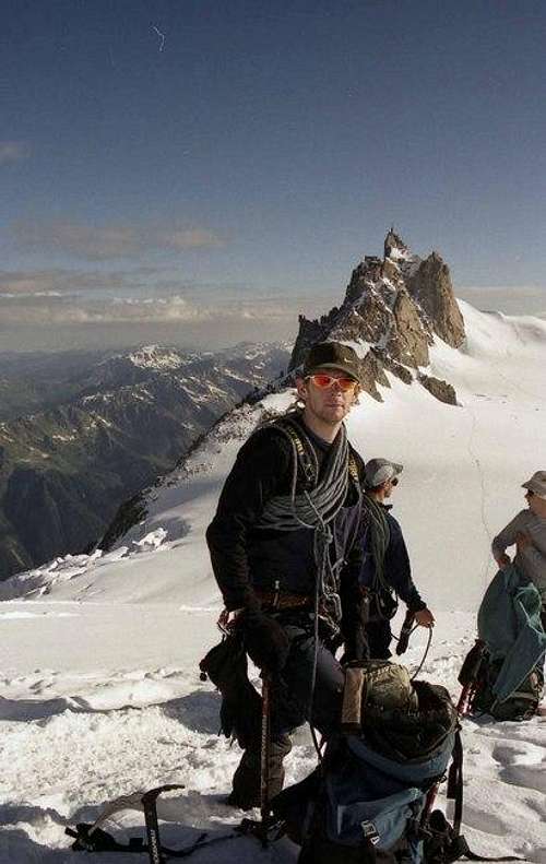 Climbing the Mont Blanc du...