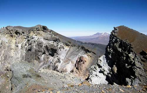 Parinacota crater rim
