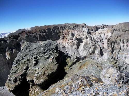 Parinacota crater rim