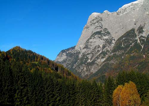 Autumn view to the Hochkogel (2281m)