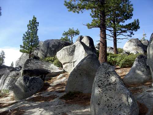 Boulders atop the ridge 