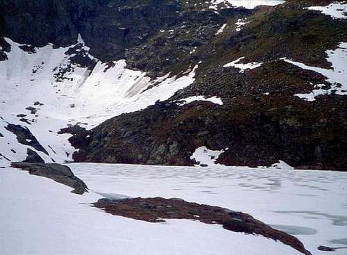 disgelo al lago S. Grato (2462)