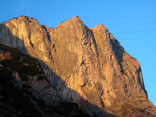 The south face of the Berchtesgadener Hochthron in evening pink