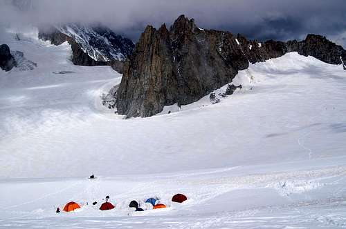 Camp on Glacier du Géant