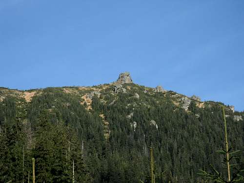 The sentimental crag of Hnitessa peak