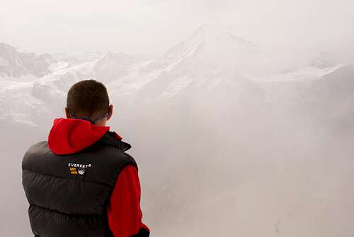 Weisshorn in die Weisse Wolke from summit